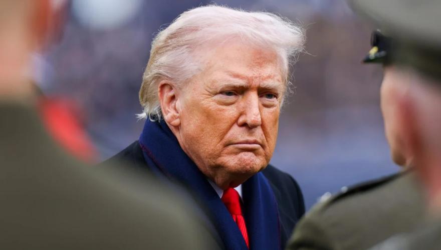 特朗普宣布对伊朗石油出口枢纽哈尔克岛发动“猛烈空袭”，称行动“彻底摧毁”了岛上所有军事目标