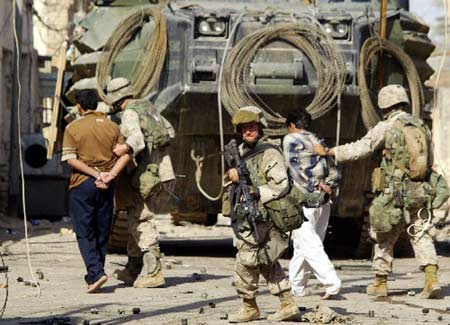 伊拉克民兵武装公开悬赏：对美军高级官员及美情报机构领导人进行现场锁定的情报，予以约合79万人民币奖励