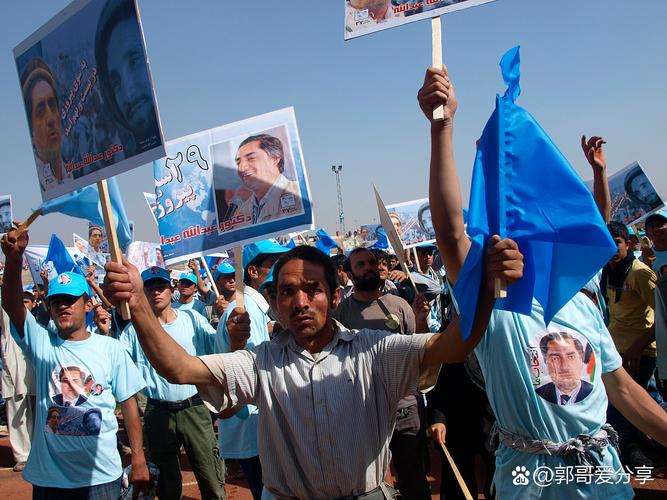 伊朗外长:霍尔木兹海峡实际开放 仅对敌人关闭