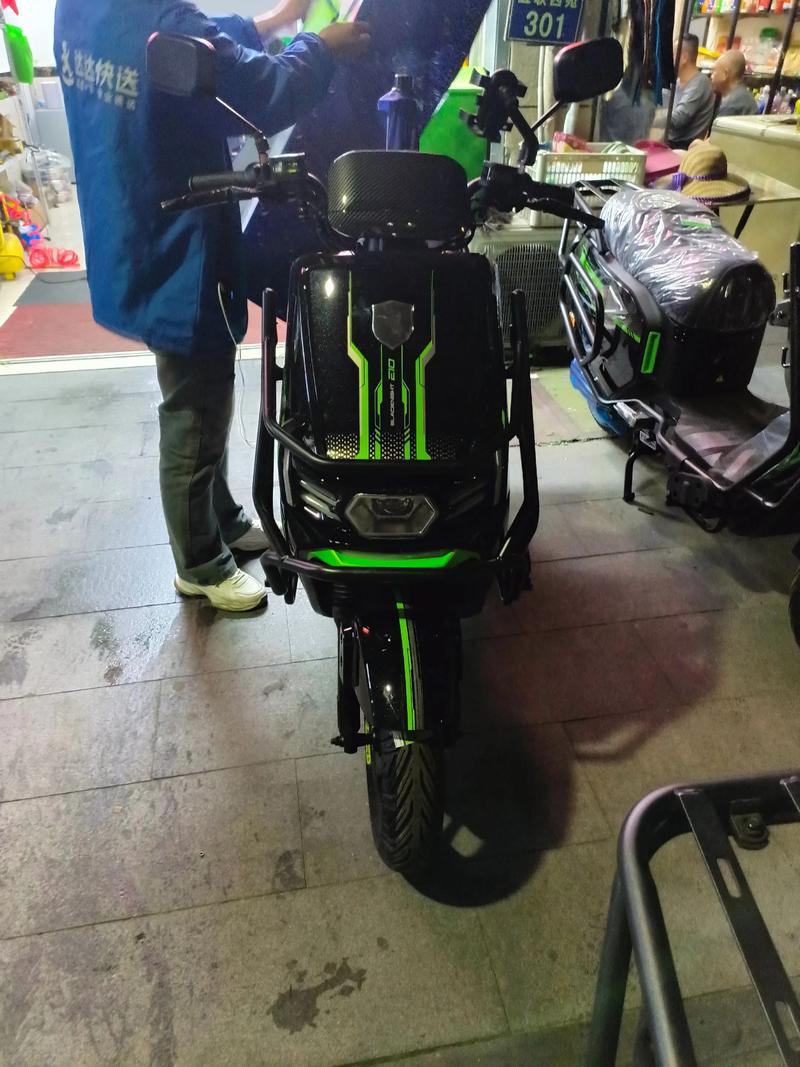 “315晚会”曝光违规超速电动车：电驴哥实控人持股公司经营异常，黑骑士去年变更股东