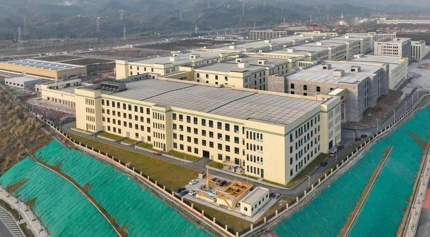 金龙羽:公司2021年投资新能源固态电池项目,目前中试进展顺利,部分固液电池产品经专业检测合格