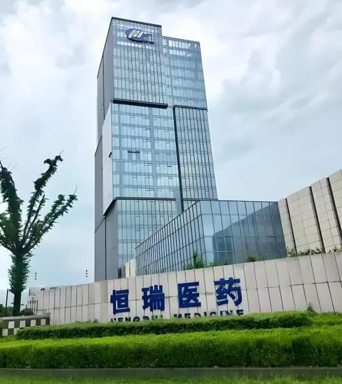 全国1万多家药店 云南“药王”又给两位“90后”女儿分股份：市值1.5亿元！他离婚多年 曾言所做一切都是为女儿打算